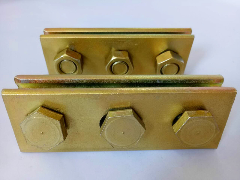 广东现货供应 三眼双槽夹板(冷镀)