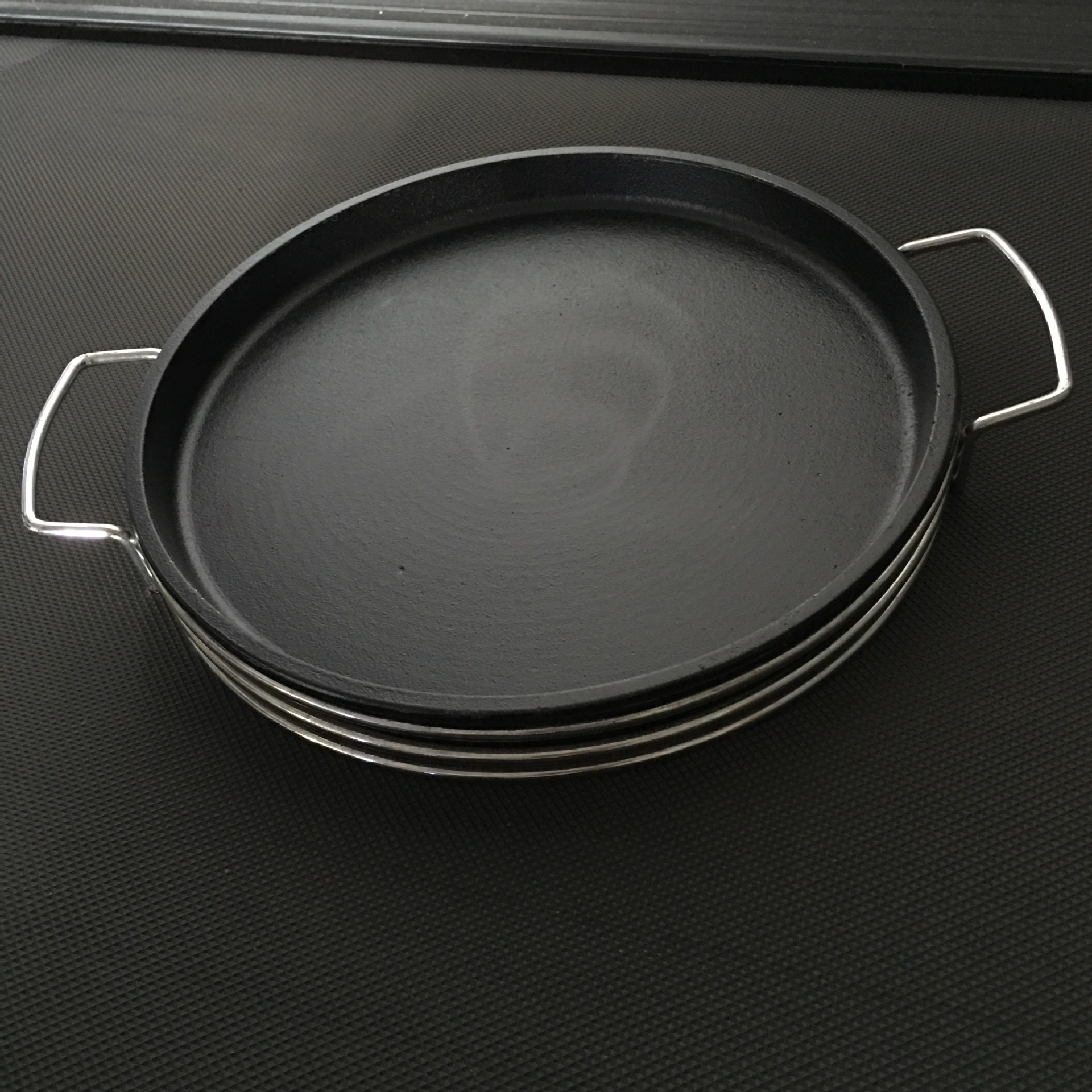 厂家直供牛排铁板烧 牛排铁板 烧烤盘 铁板烧 钢架圆盘