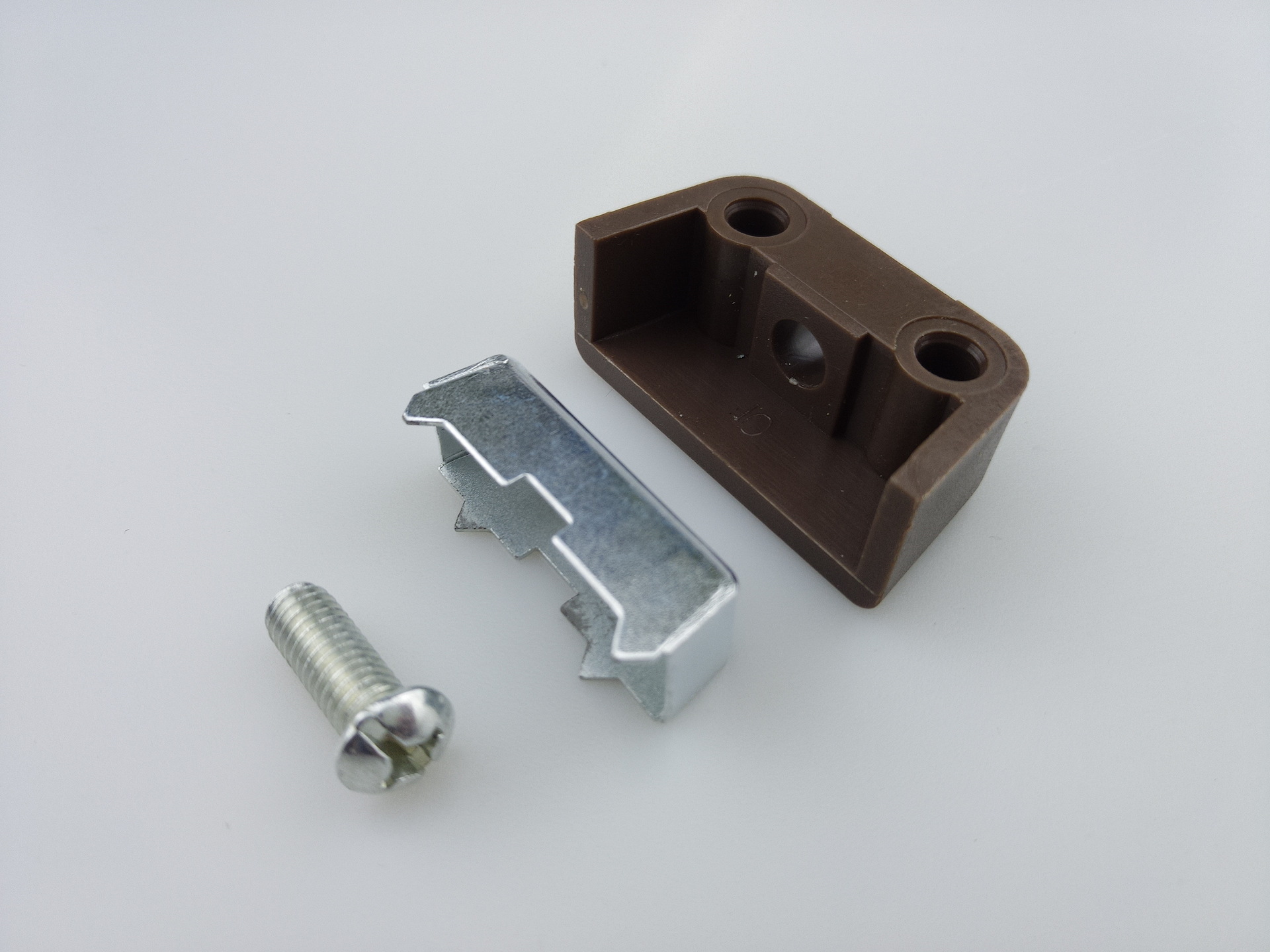 固亨五金 免开孔三合一 衣柜组装件 组装角码连接件