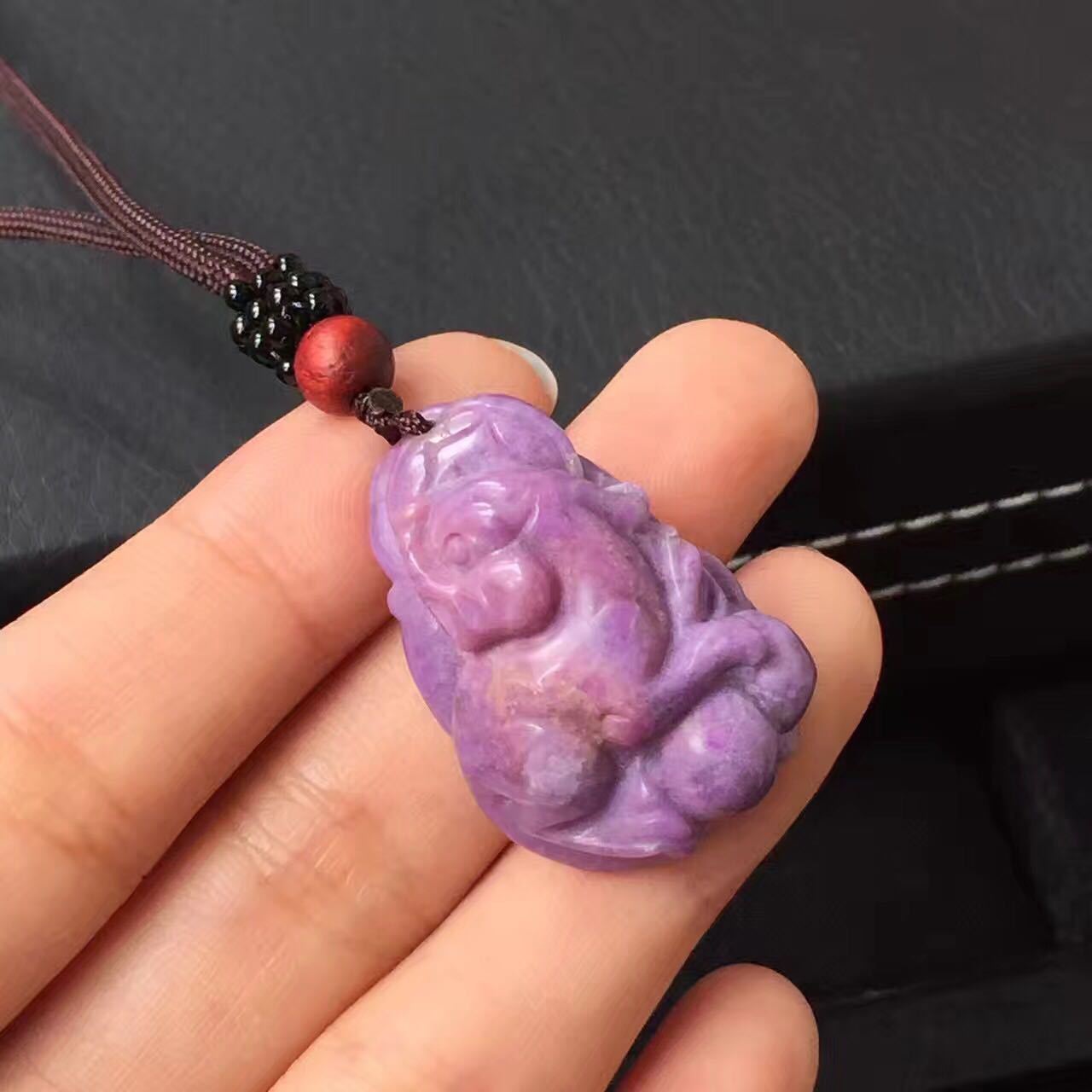 天然南非原矿浅紫色油润老料玉华好品质舒俱来女款吊坠 雕刻貔貅