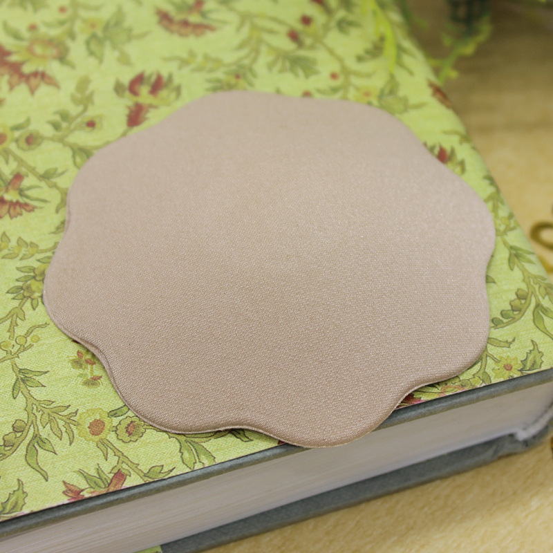 厂家批发可重复使用自粘梅花形乳贴 防凸点隐形乳贴