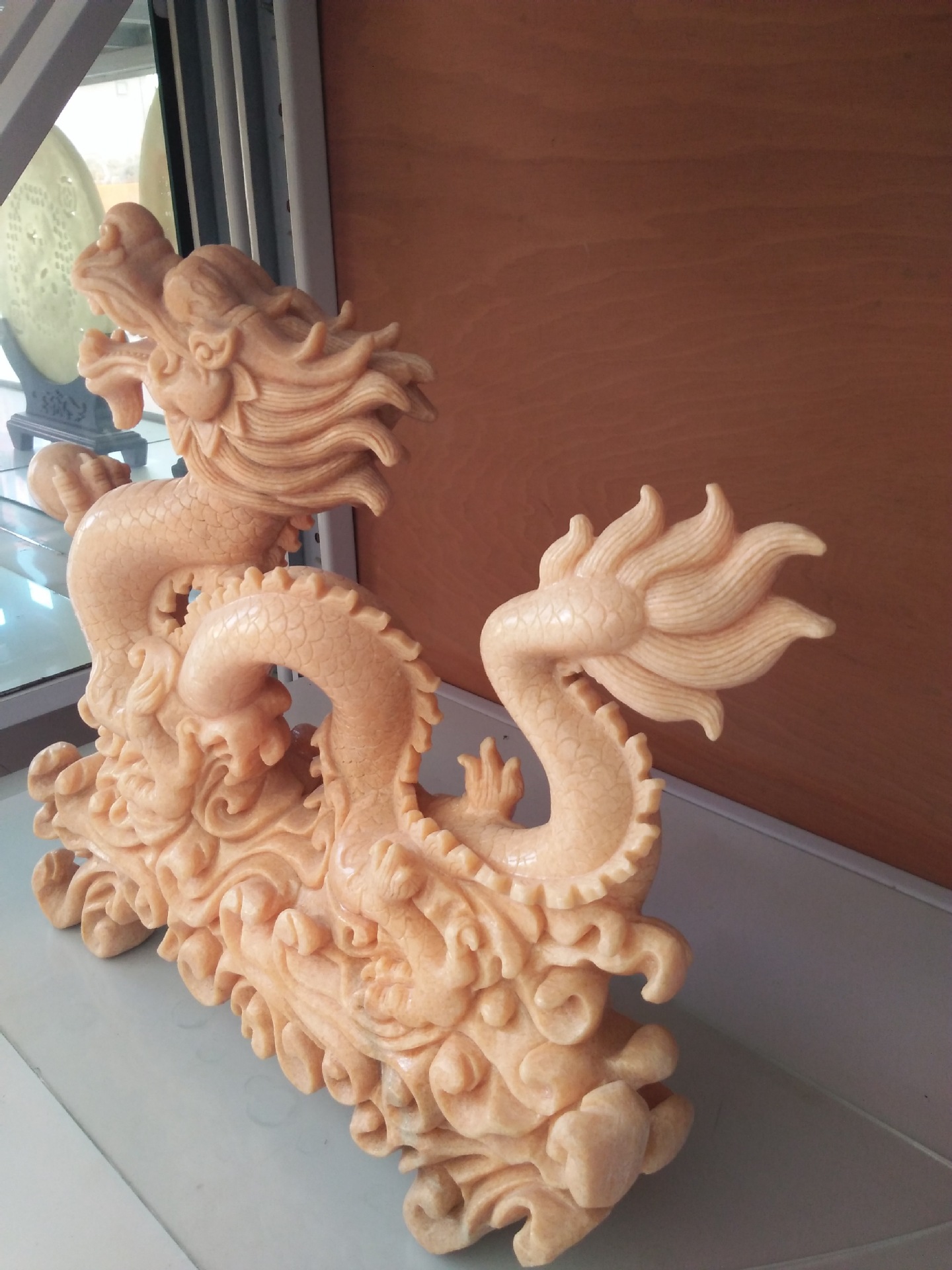 晚霞红手工石雕吐水龙珠工艺品 戏水戏珠游龙大理石客厅摆件