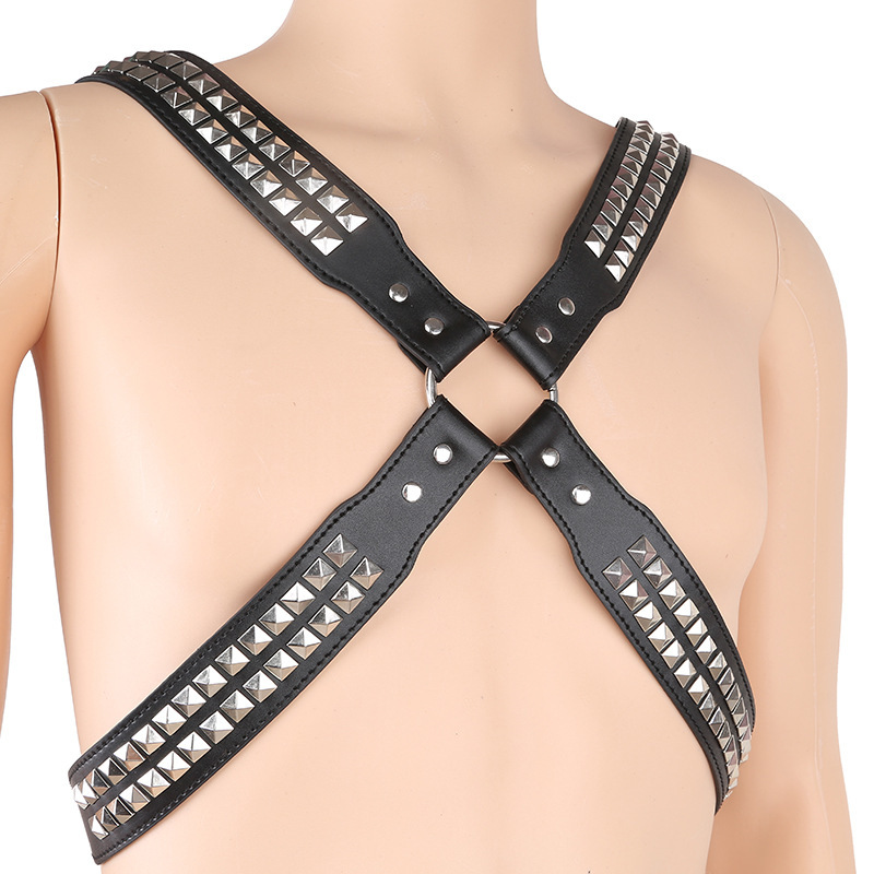 调情束缚男款皮革衣服 热卖成人用品臂带皮革铁钉舞台表演服装