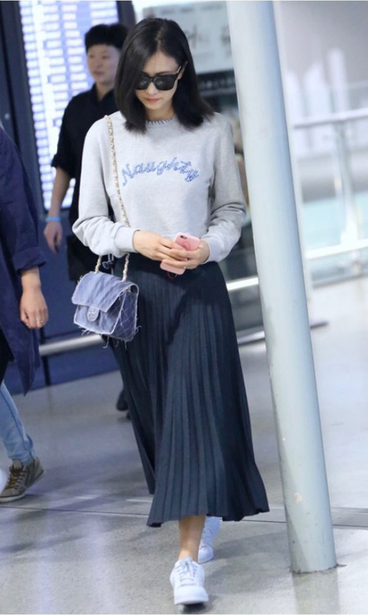 春秋女装新款高圆圆明星同款卫衣刺绣短上衣时尚百褶裙套装裙9687