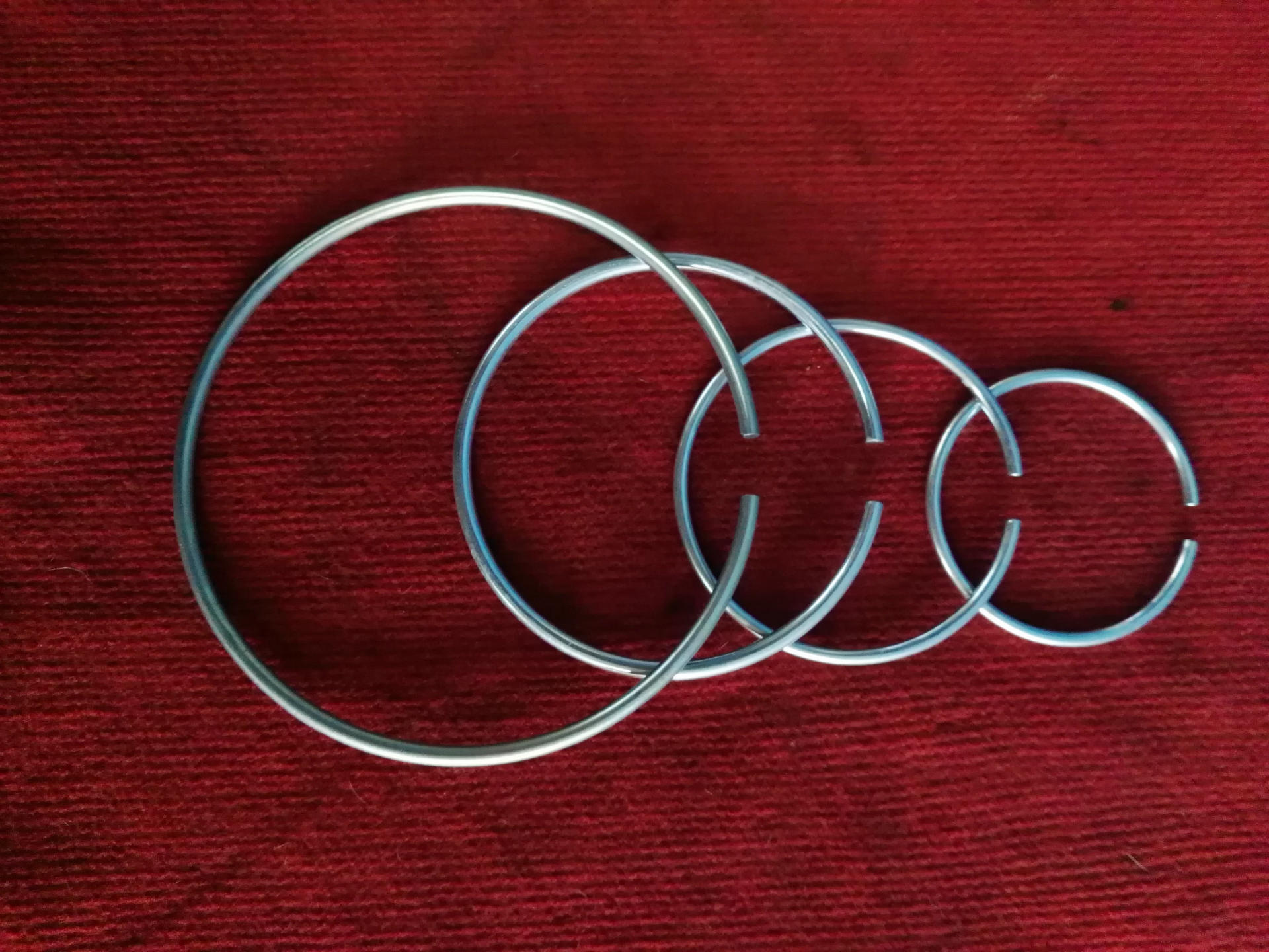 无锡市伟浩弹簧厂专业生产镀锌卡簧