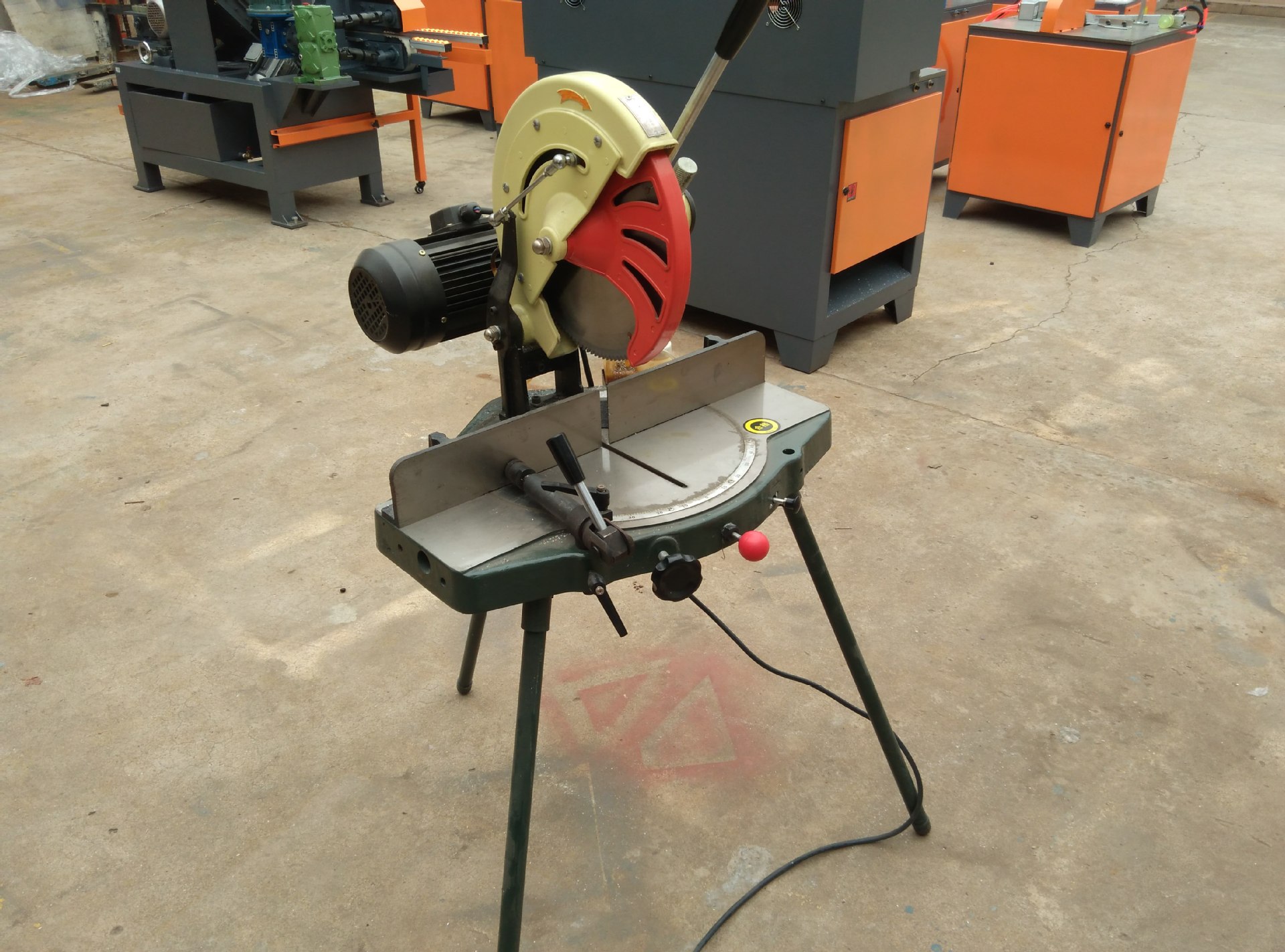 厂家直销型材切割机铝材切割机切角机铝合金门窗设备切铝机厂家