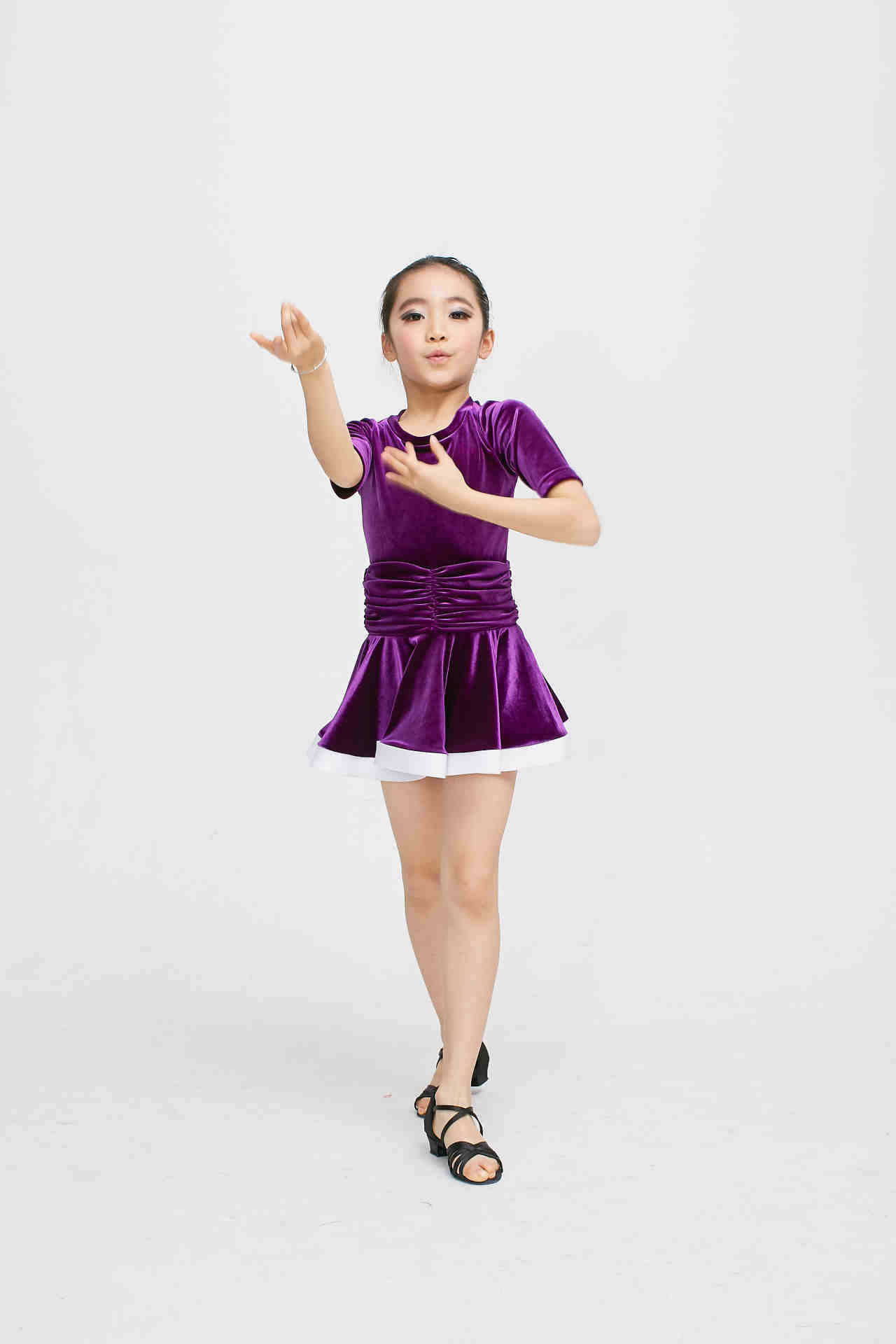 新款六一儿童小苹果舞蹈服 女童走秀拉丁舞舞演出服装批发