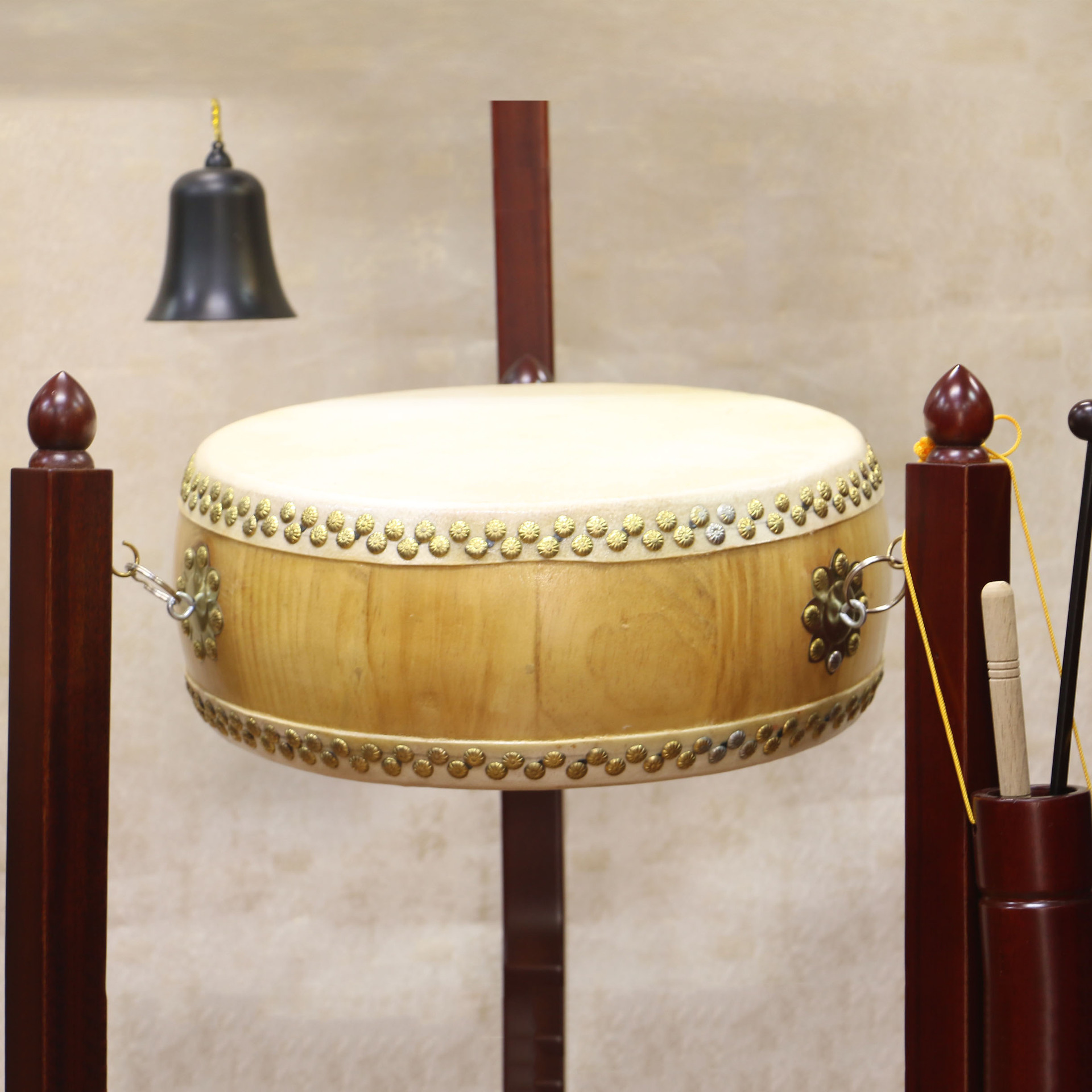 圆通佛具佛教用品厂家直销 寺庙法器 折叠三脚扁鼓架 全实木鼓架