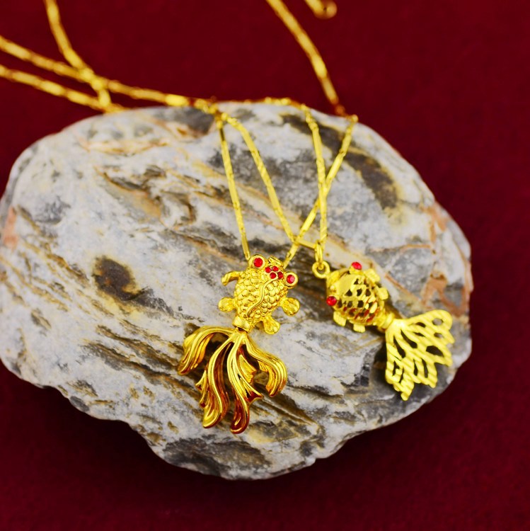 越南沙金黄铜电镀金红钻小金鱼吊坠首饰实心小金鱼女生毛衣链批发