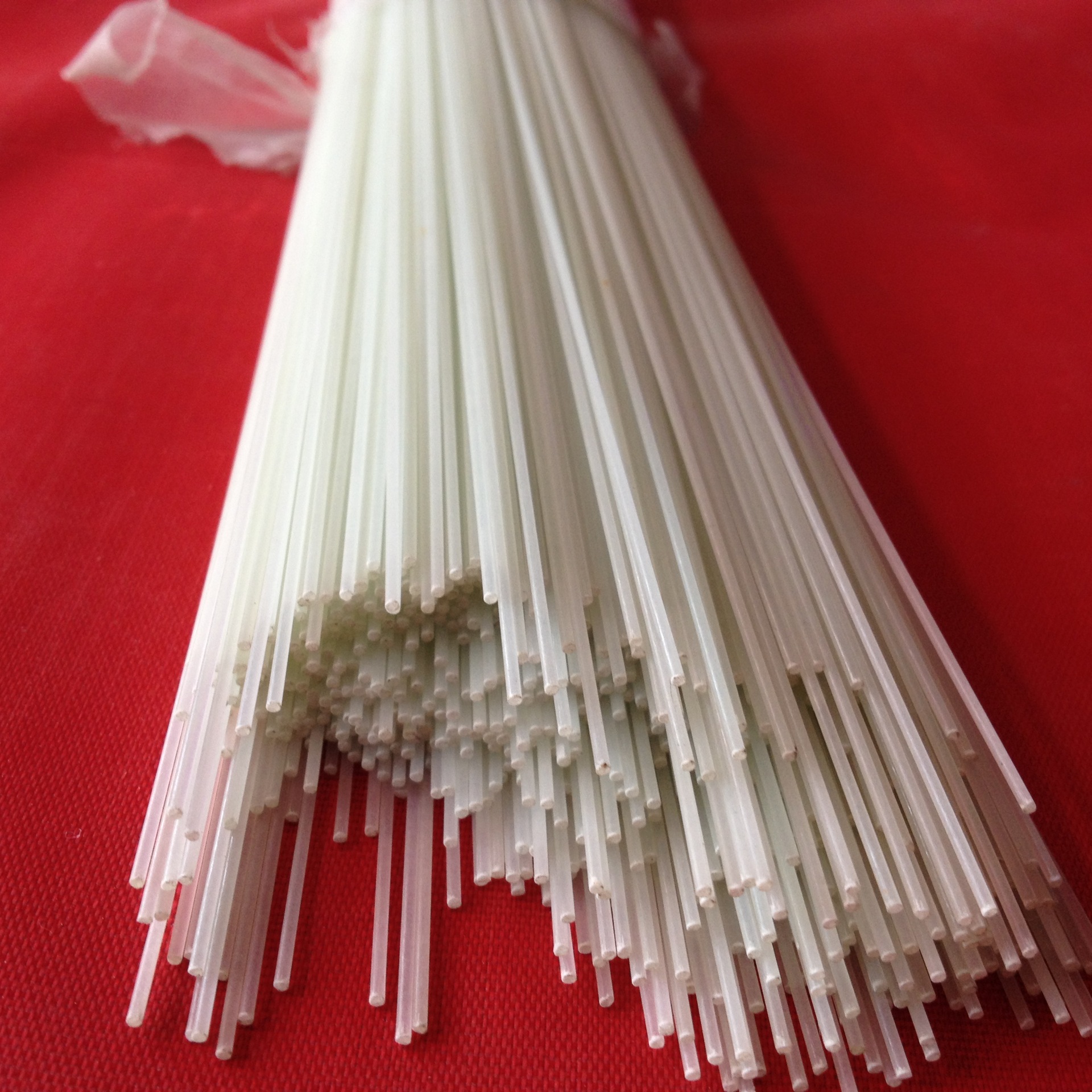 黑色彩色多种颜色玻璃纤维棒/厂家批发环保多规格马鞭玻纤棒