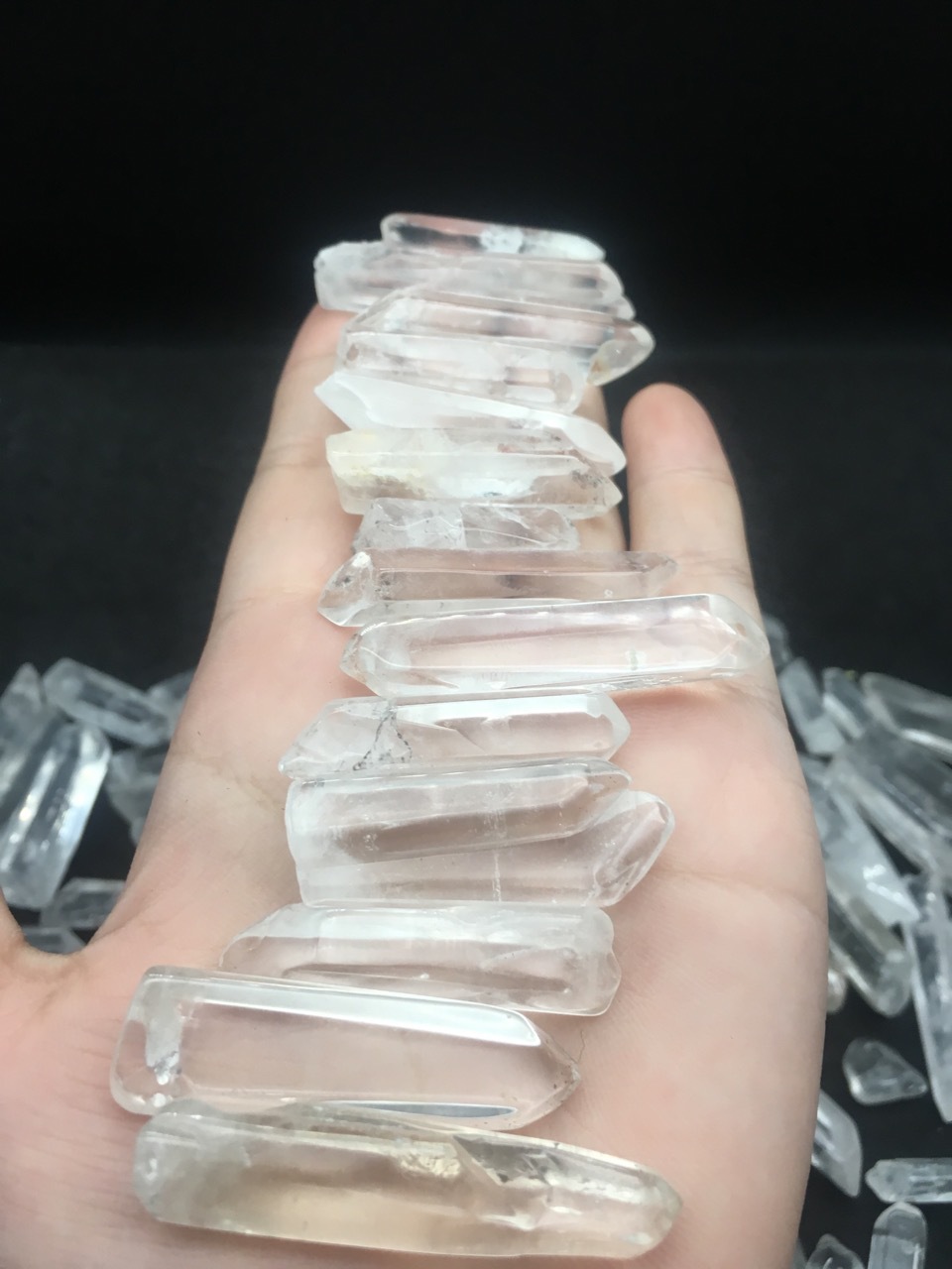 天然水晶原石打磨抛光柱子 可做吊坠 挂饰