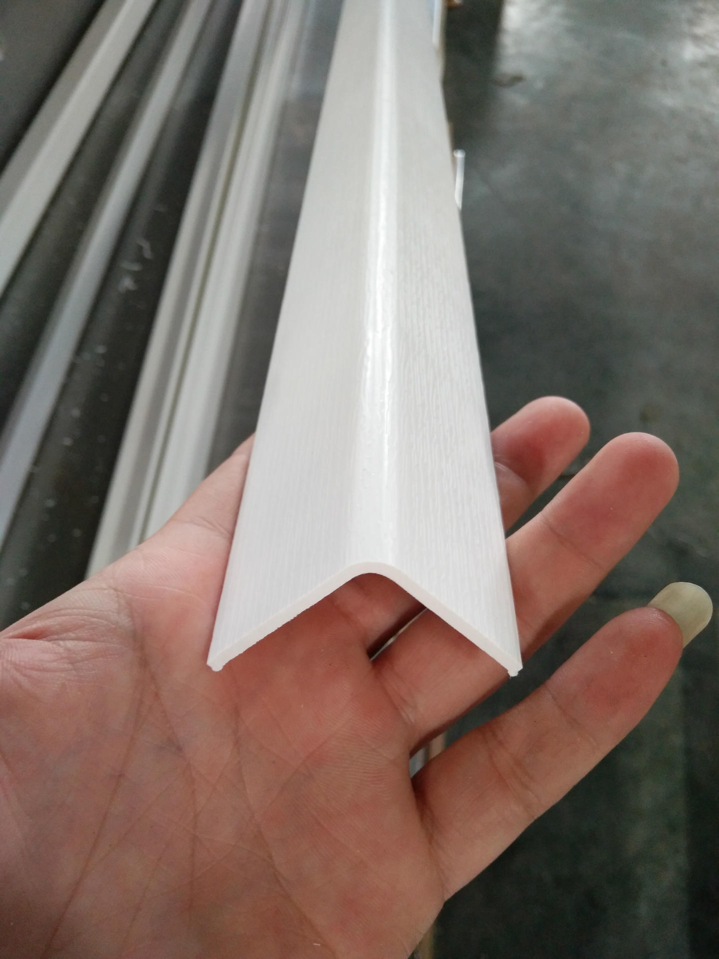 pvc护角条 pvc塑料直角条 l型材 压花 竖纹 光板 玫瑰花纹