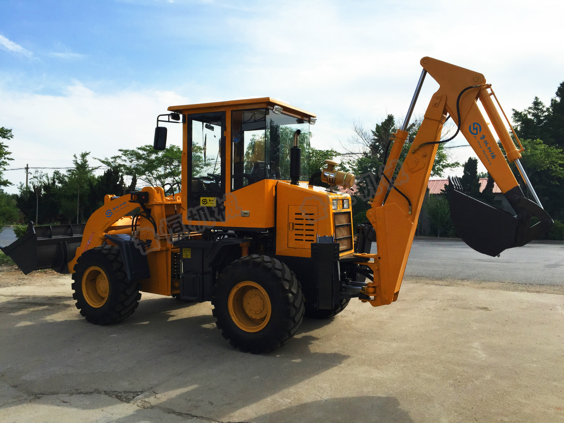 3025挖掘装载机铲车两头忙大型两头忙装载机优惠中