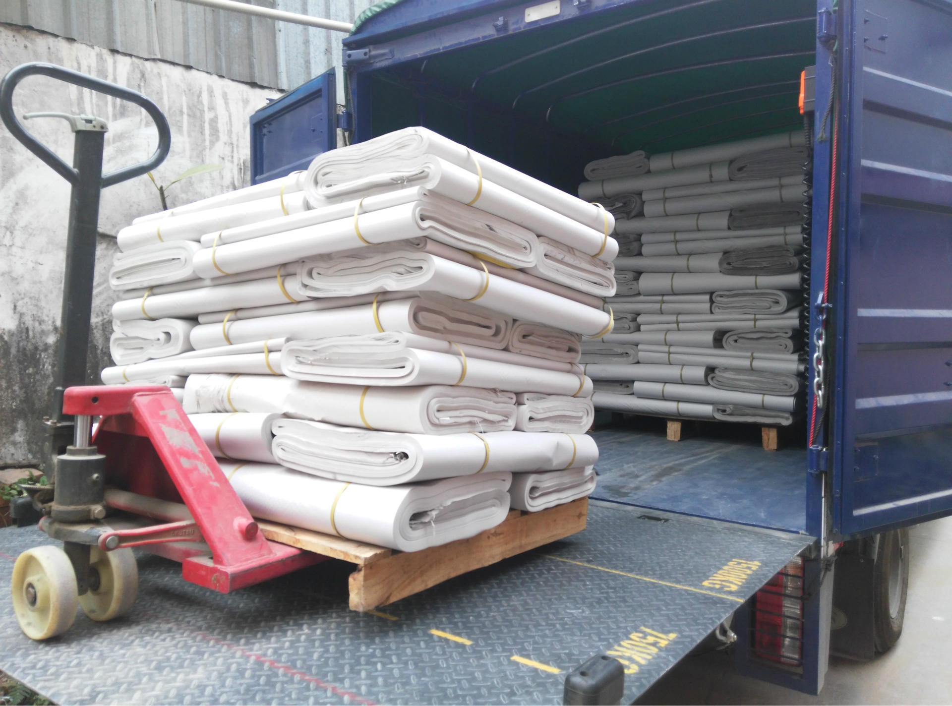 服装厂包装新闻纸 再生平张新闻纸 压皱衬纸新闻纸 新闻纸卷筒