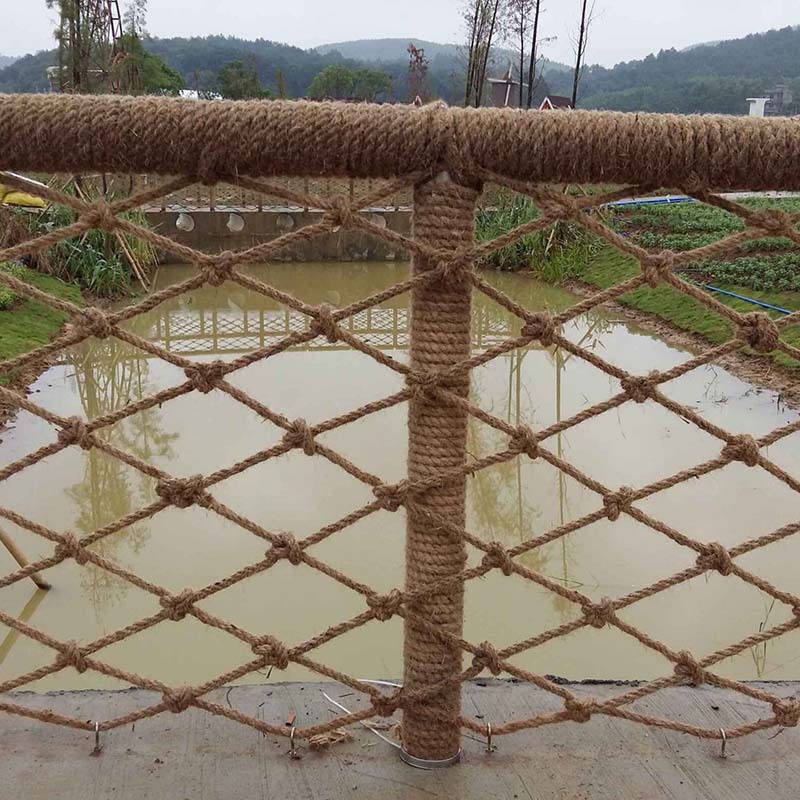 麻绳装饰防护网 酒吧吊顶装饰网 挂衣攀网安全围网厂家