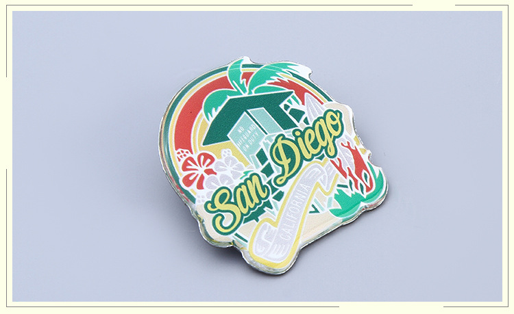 力荐水晶滴胶胸牌 彩色胸牌 模具压冲抛光电镀点漆滴胶背面有别针