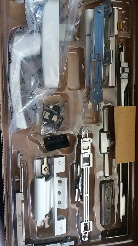 春光内开内倒五金件系统