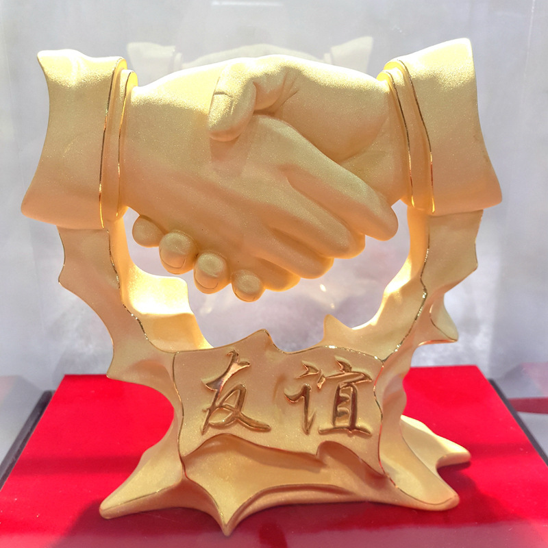 创意诚信握手摆件 绒沙金工艺品办公室装饰摆设 公司开业礼品.