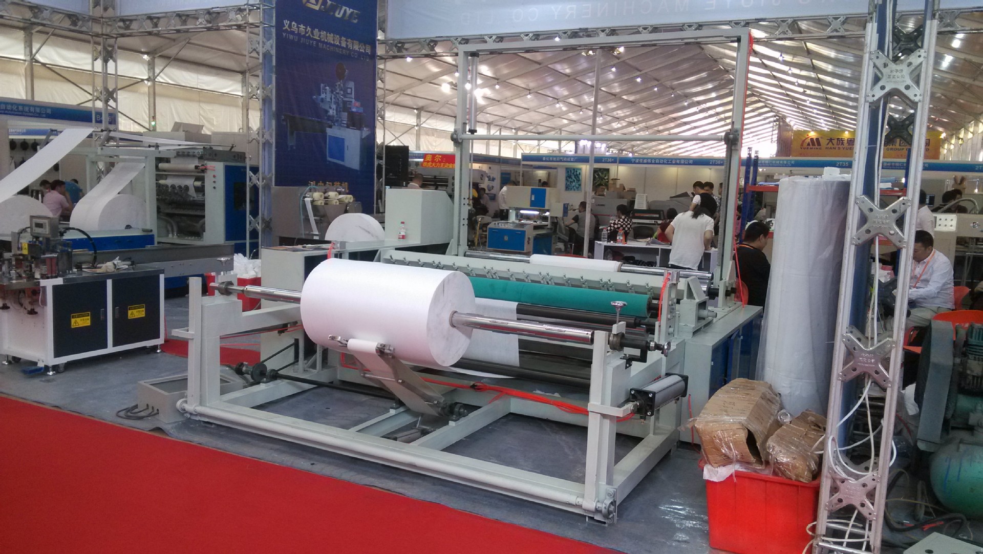 水刺无纺布分切复卷机,百洁布全自动分切横切一体机,抹布分切机