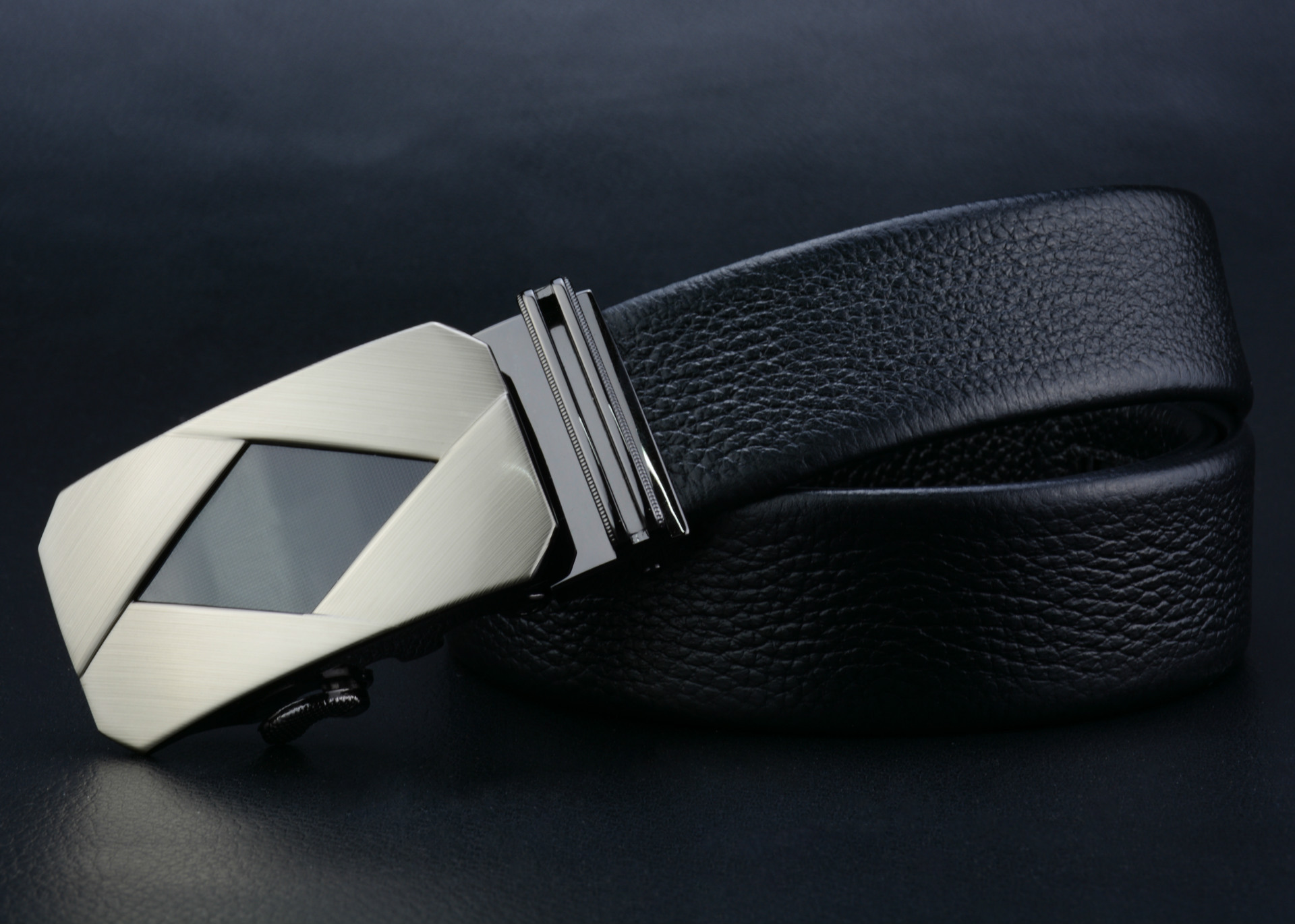 皮带扣头厂家量少定制男士头层牛皮腰带高品质时尚潮流裤帯直供