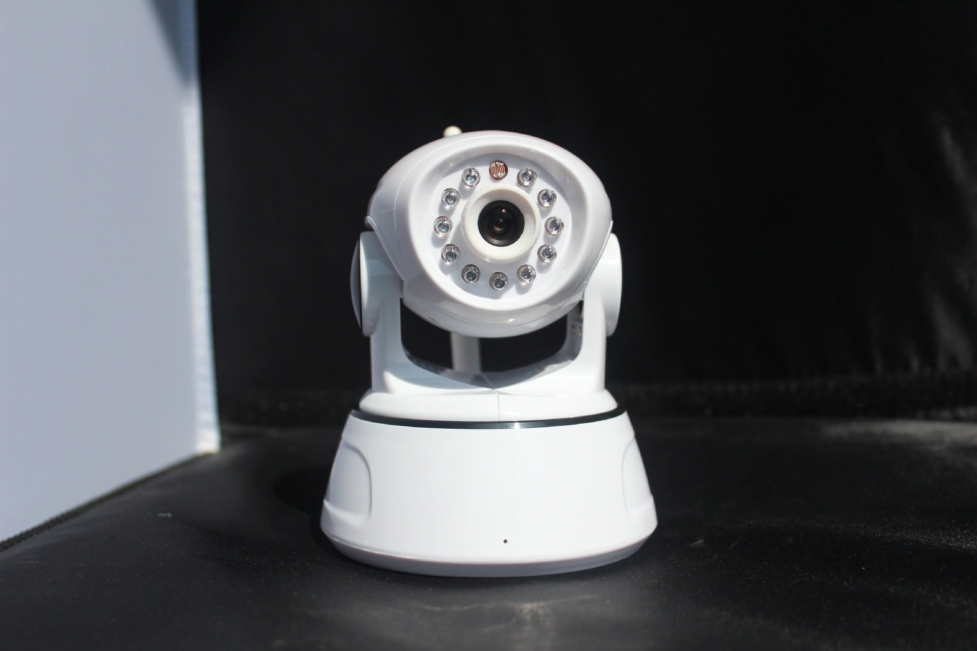 婴儿看护器无线室内网络摄像机 wifi摄像头 监控器摄像头