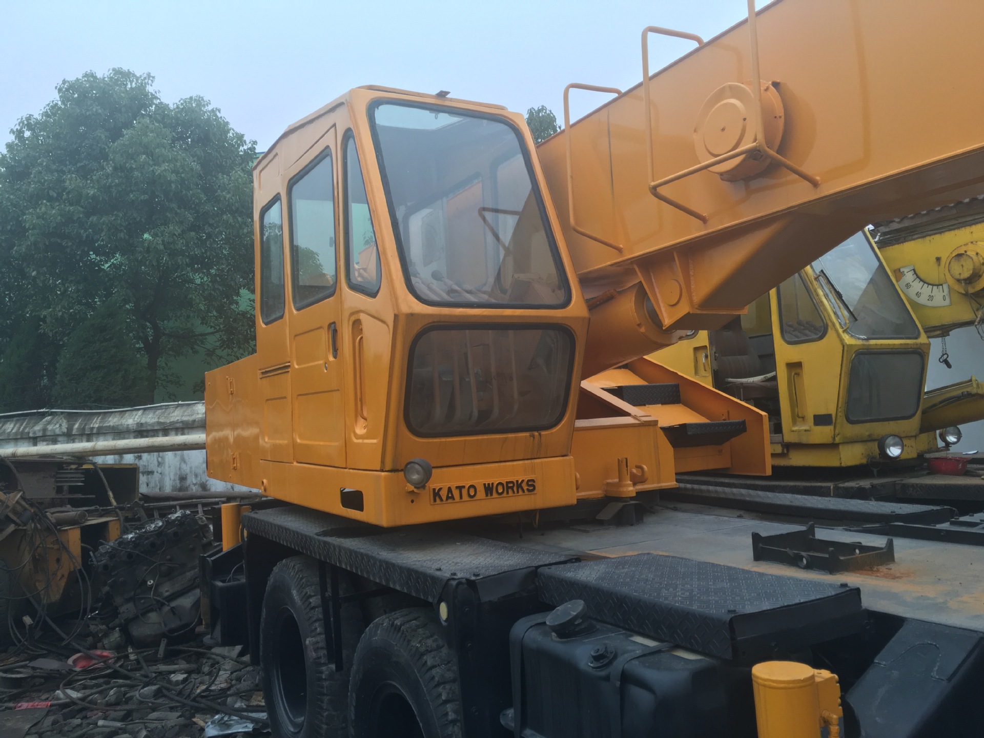 出售25吨二手日本加藤三菱底盘吊车 ,车况良好,质保三个月