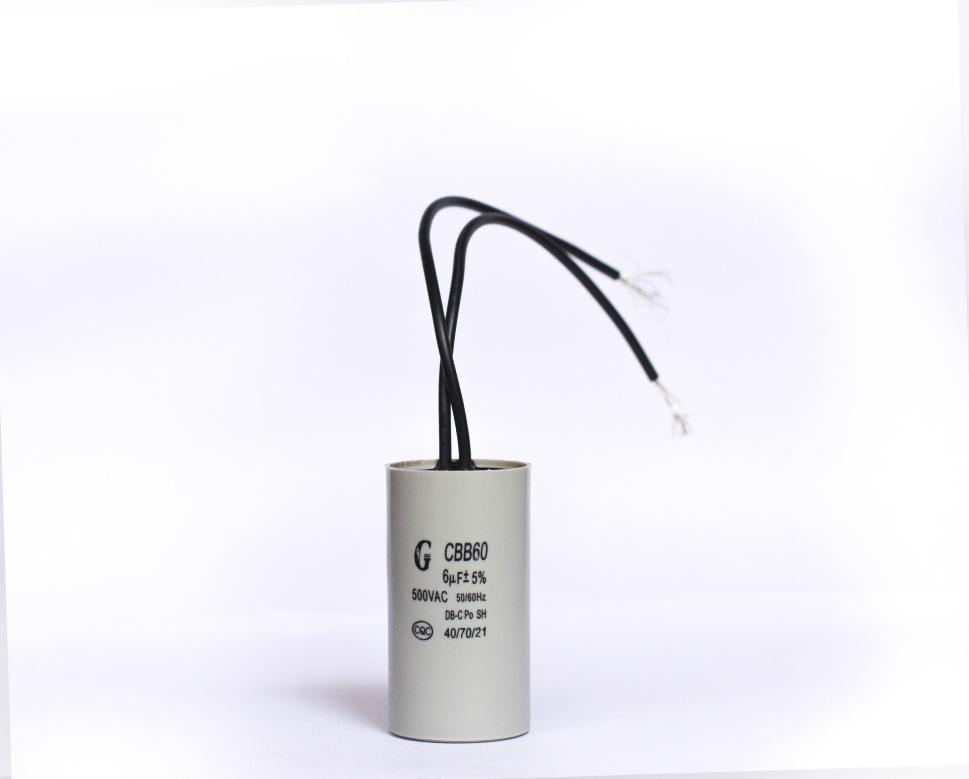 cbb61电容适用于家用各种电器,如电机空调,马达,单相交流电机