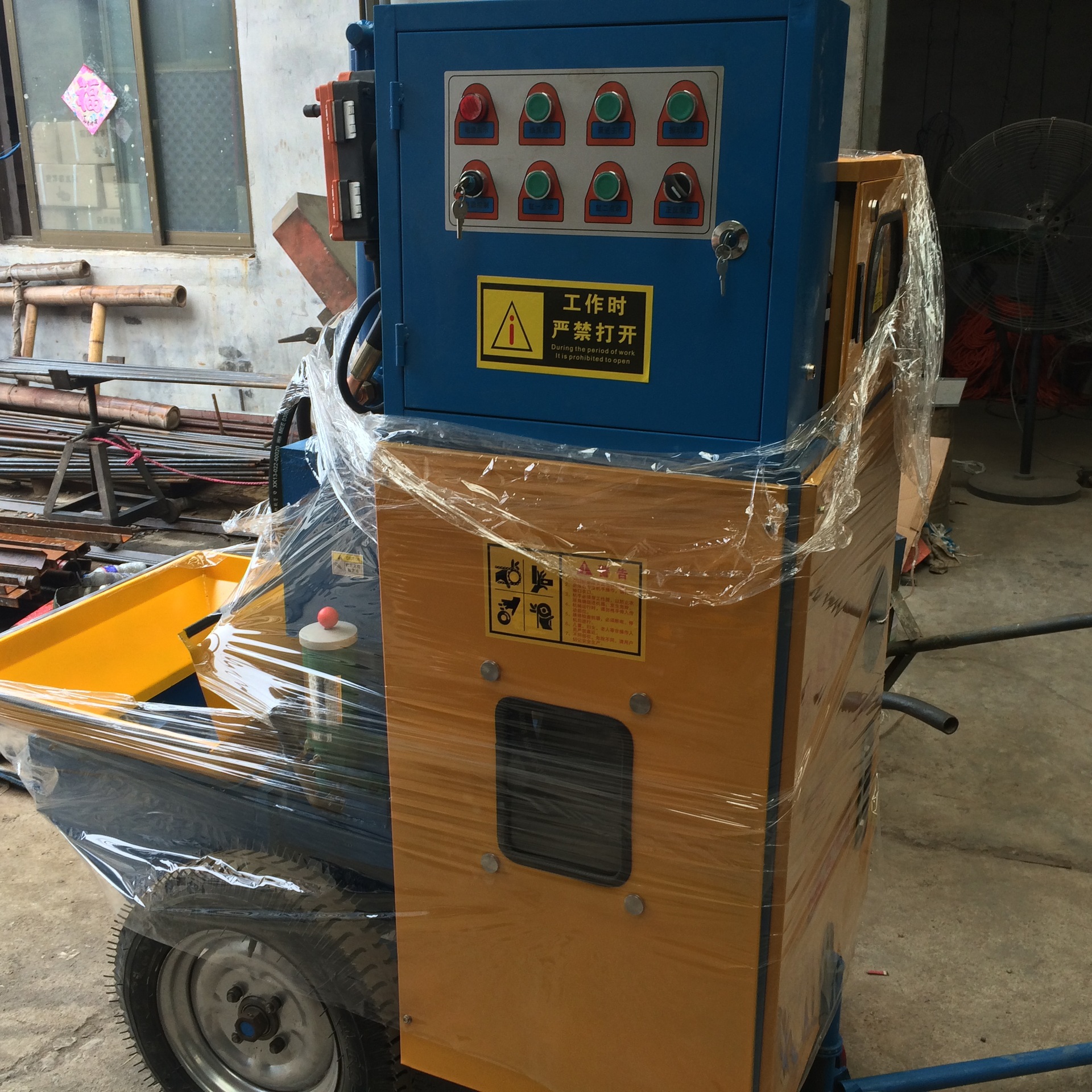 产品用途: 输送细石砂浆 适用行业:二次结构柱泵 产品介绍: 应用在