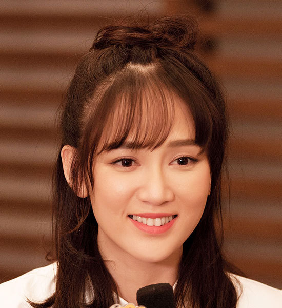 35 陈乔恩依旧童颜!减龄妆发值得学