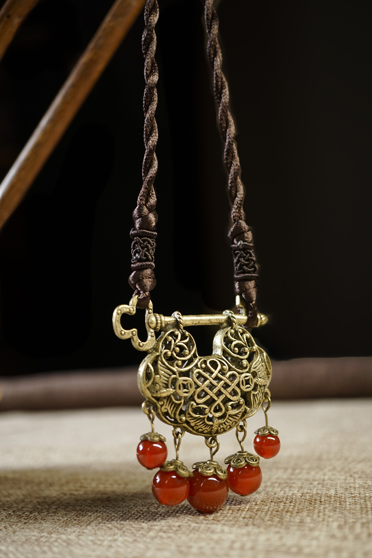 棉麻毛衣链批发民族风饰品长款项链藏银古铜长命锁项坠no.3186