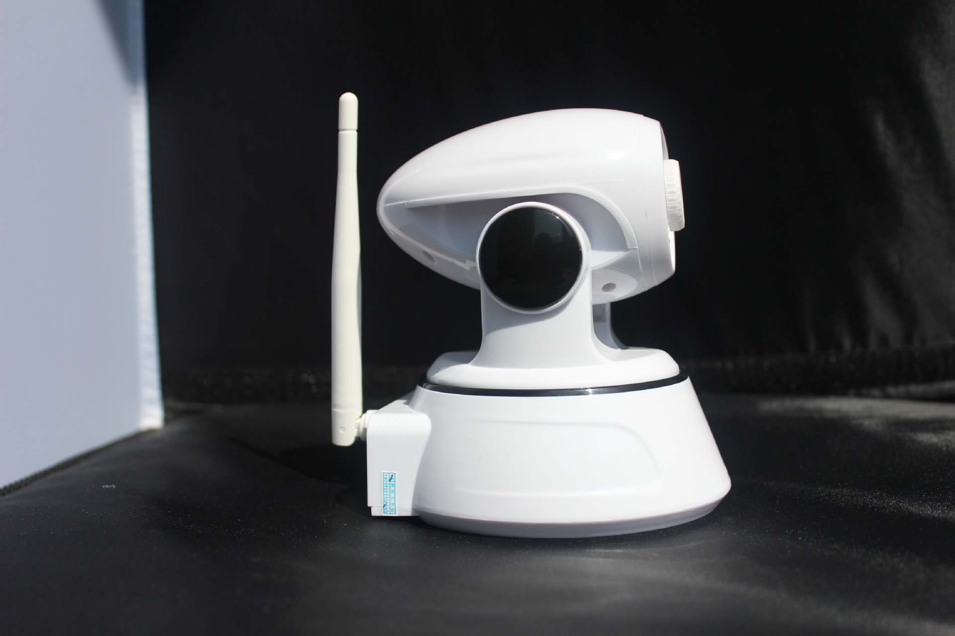 婴儿看护器无线室内云台网络摄像机 高清远程监控 wifi摄像头