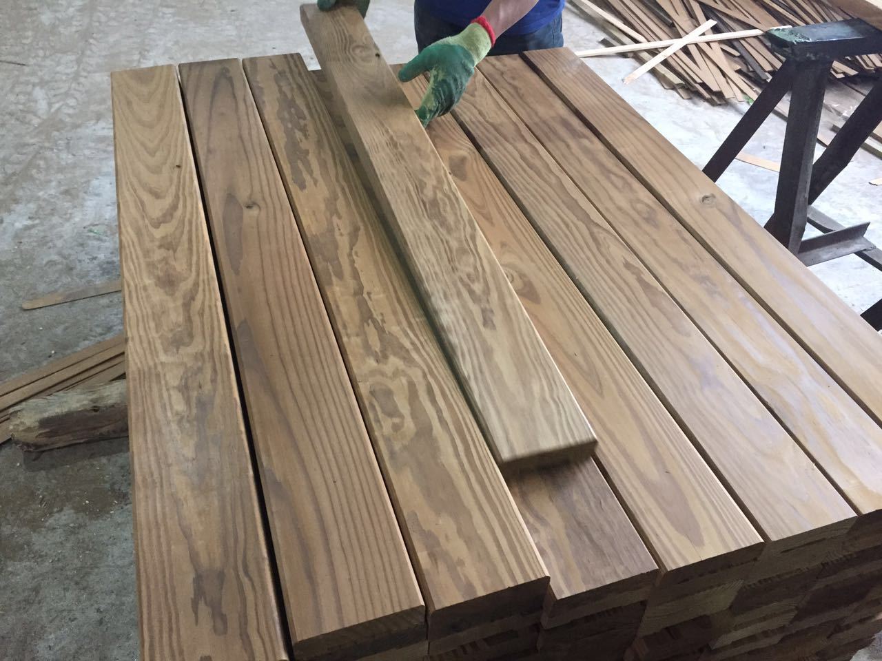 碳化木 防腐木 深度碳化木厂家 炭化木 园林 广东碳化木 南方松