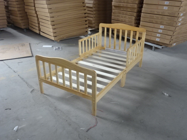 批发出口美式实木婴儿床宝宝分床bb儿童床游戏床白色原木色咖啡色