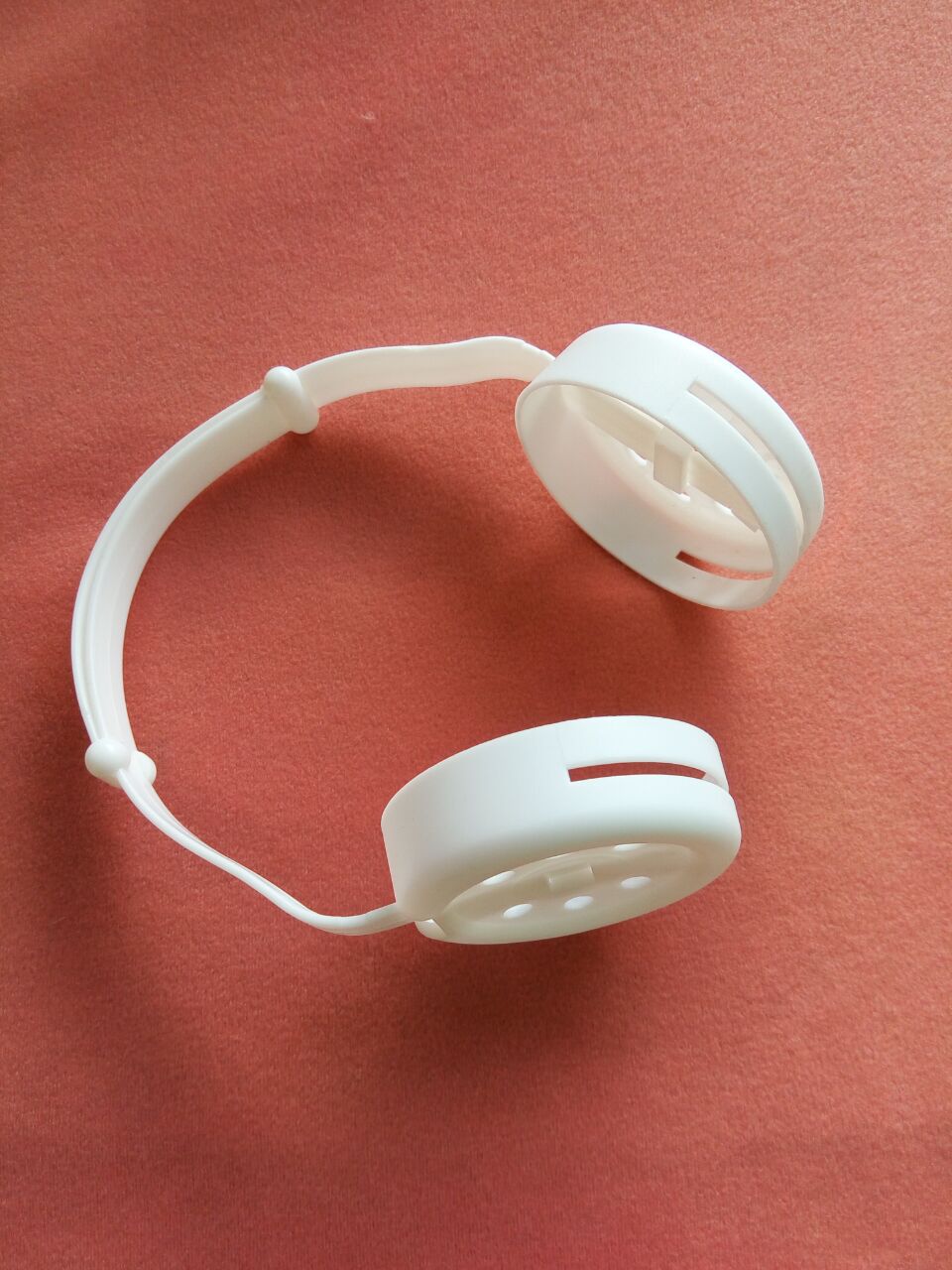 供应玩具塑料可伸缩耳罩耳套 可包布防寒用耳套耳架子耳罩