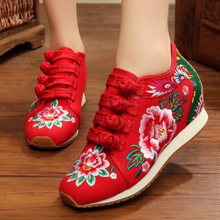 15x-82族韵绣花鞋民族风老北京布鞋坡跟牛筋底广场舞白鞋一件代发
