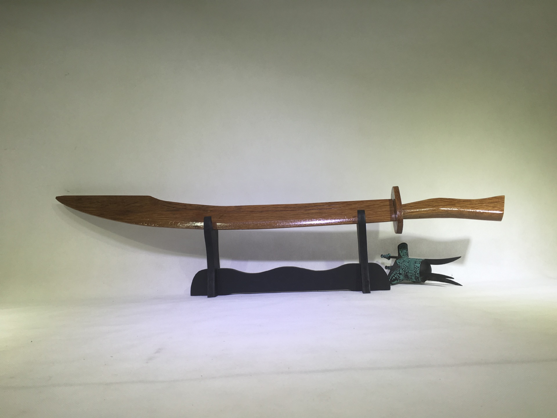 厂家直销优质户外运动木刀/锻炼儿童玩具/健身木制刀/可定做