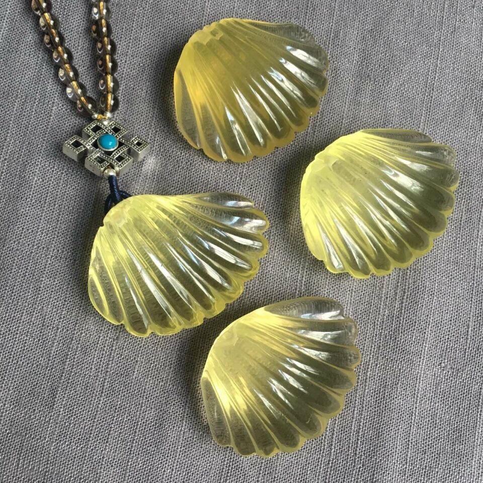 天然黄水晶贝壳吊坠项链 珠链为5mm茶水