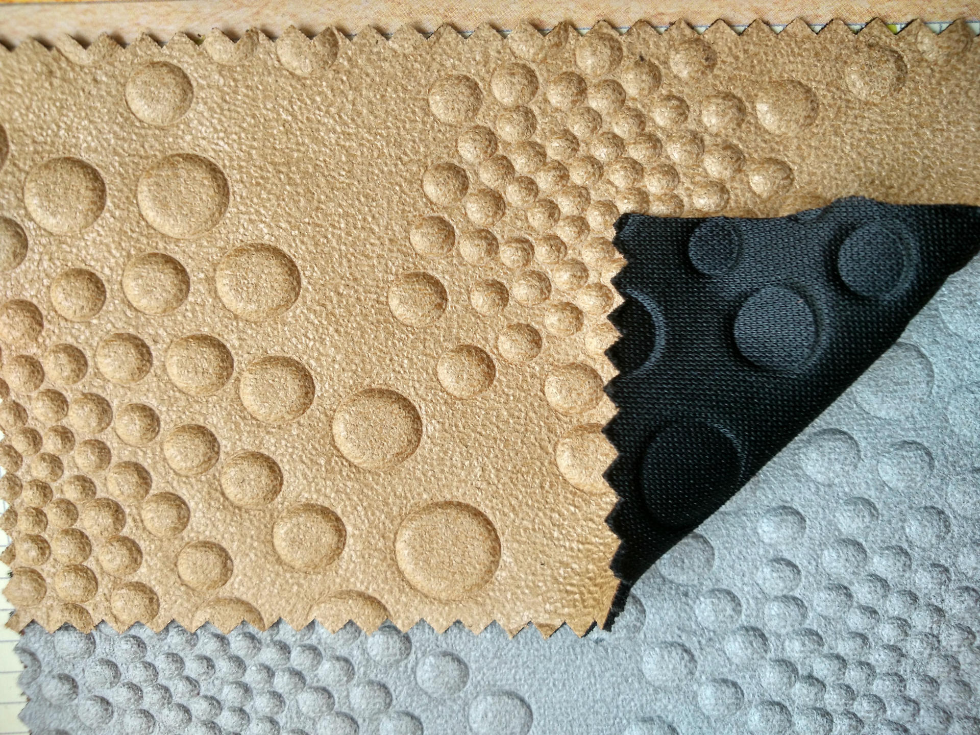 超声波压花麂皮绒复合布料仿皮绒烫金压花复合爆裂龟裂纹哈密瓜纹