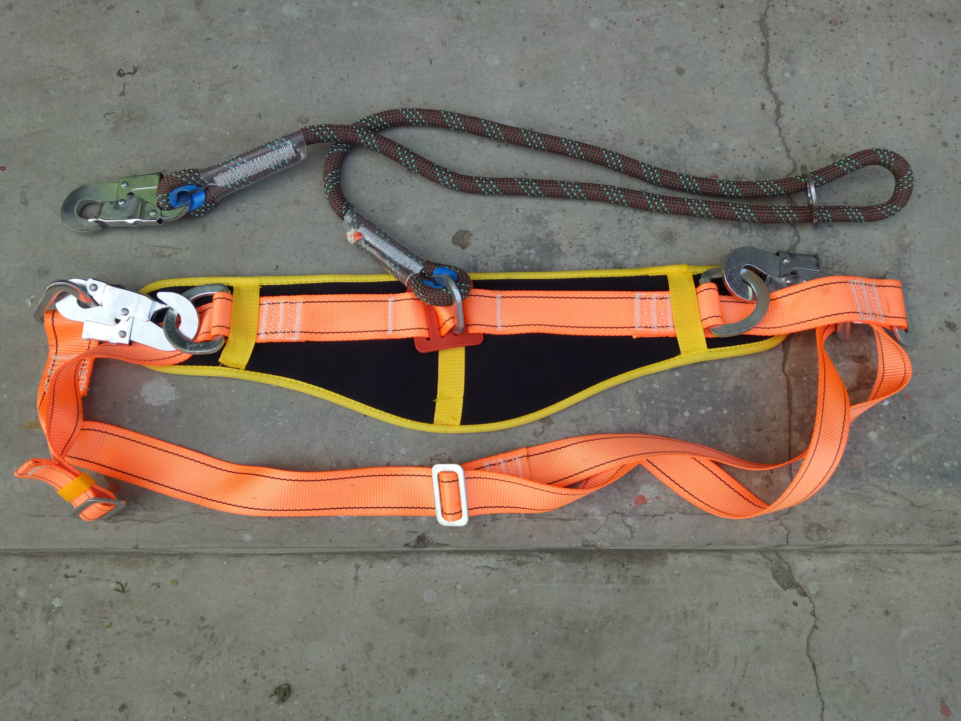 厂家供应国标安全带红高空双绳双大挂钩建筑架子工安全带 防坠落