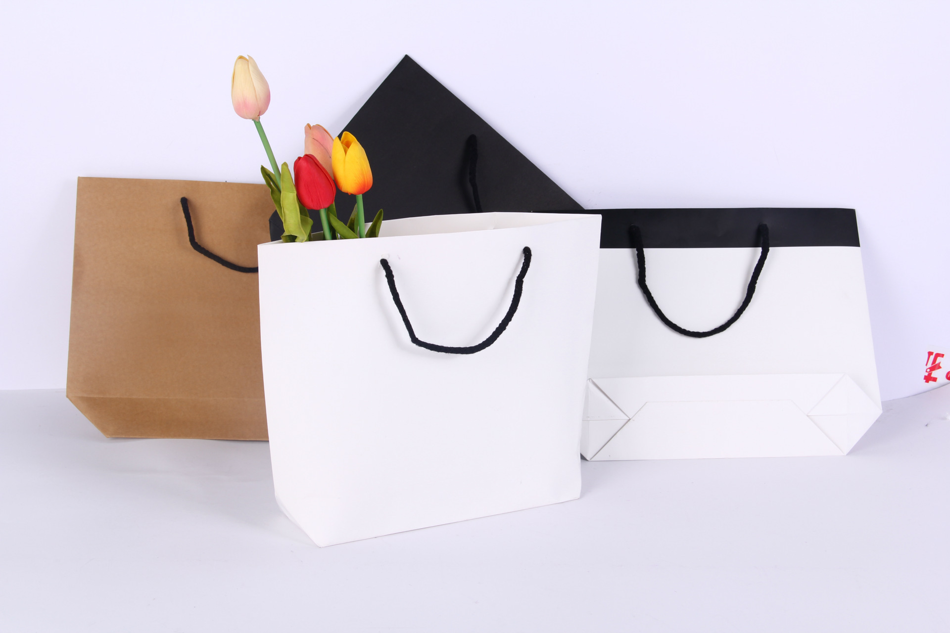 净水材料供应 个性船型袋新年礼品袋批发高档白卡纸服装手提袋化妆品