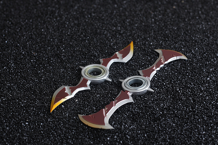 lol周边 德莱文旋转飞镖 武器模型道具