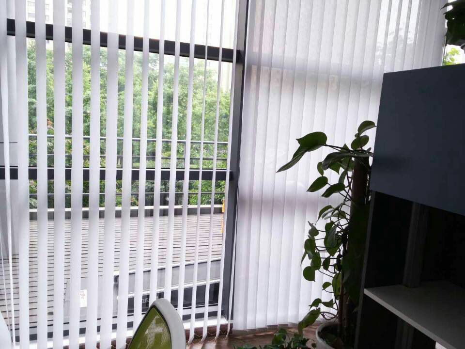 手动半遮光垂直帘 办公室垂直帘工程垂帘 百叶帘成品窗帘