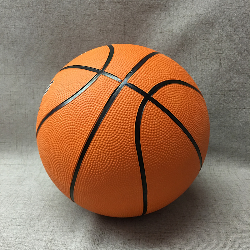 批发三鼎篮球儿童5号小学生室内外通用幼儿园玩具水泥地橡胶篮球