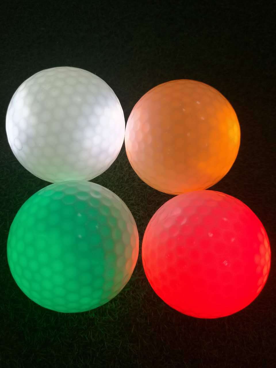 工厂直销 caiton高尔夫七彩闪光球 夜场发光练习球 led球
