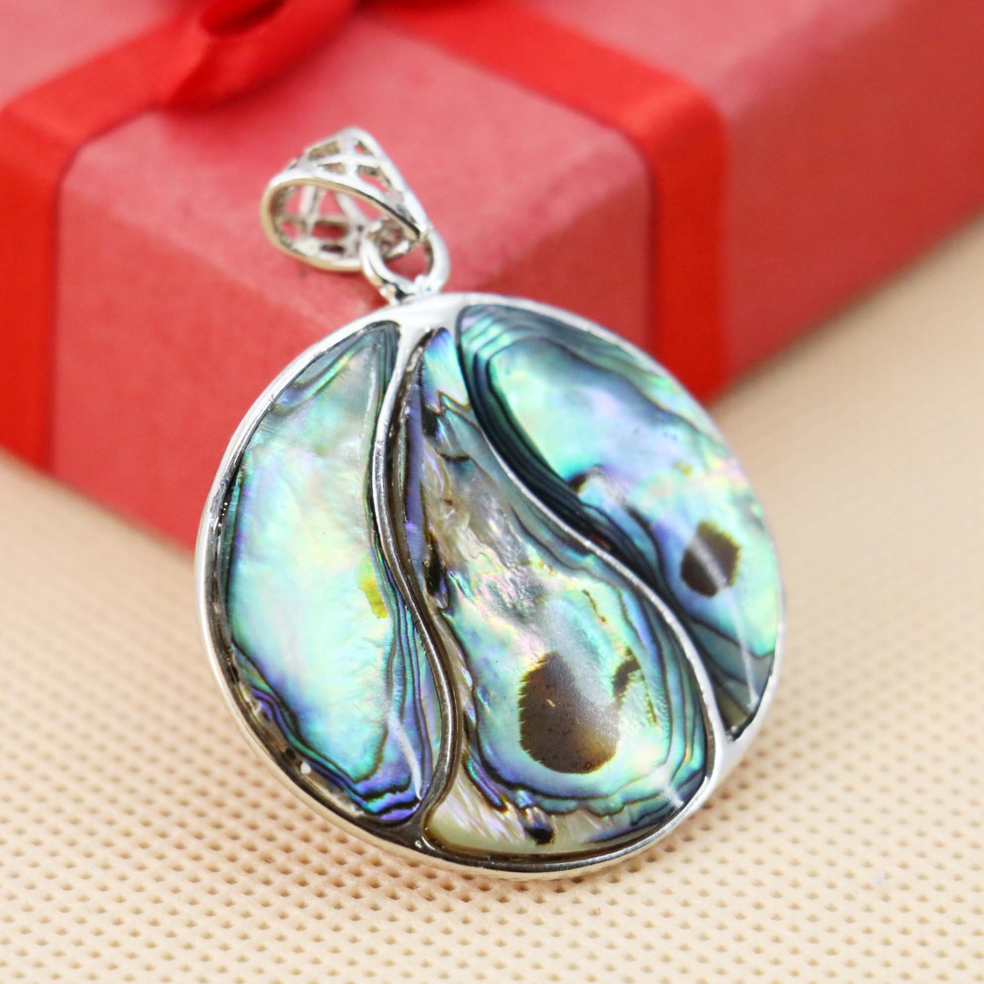 34mm天然彩贝吊坠女幸运挂饰毛衣链项链配件流行饰品礼物民.