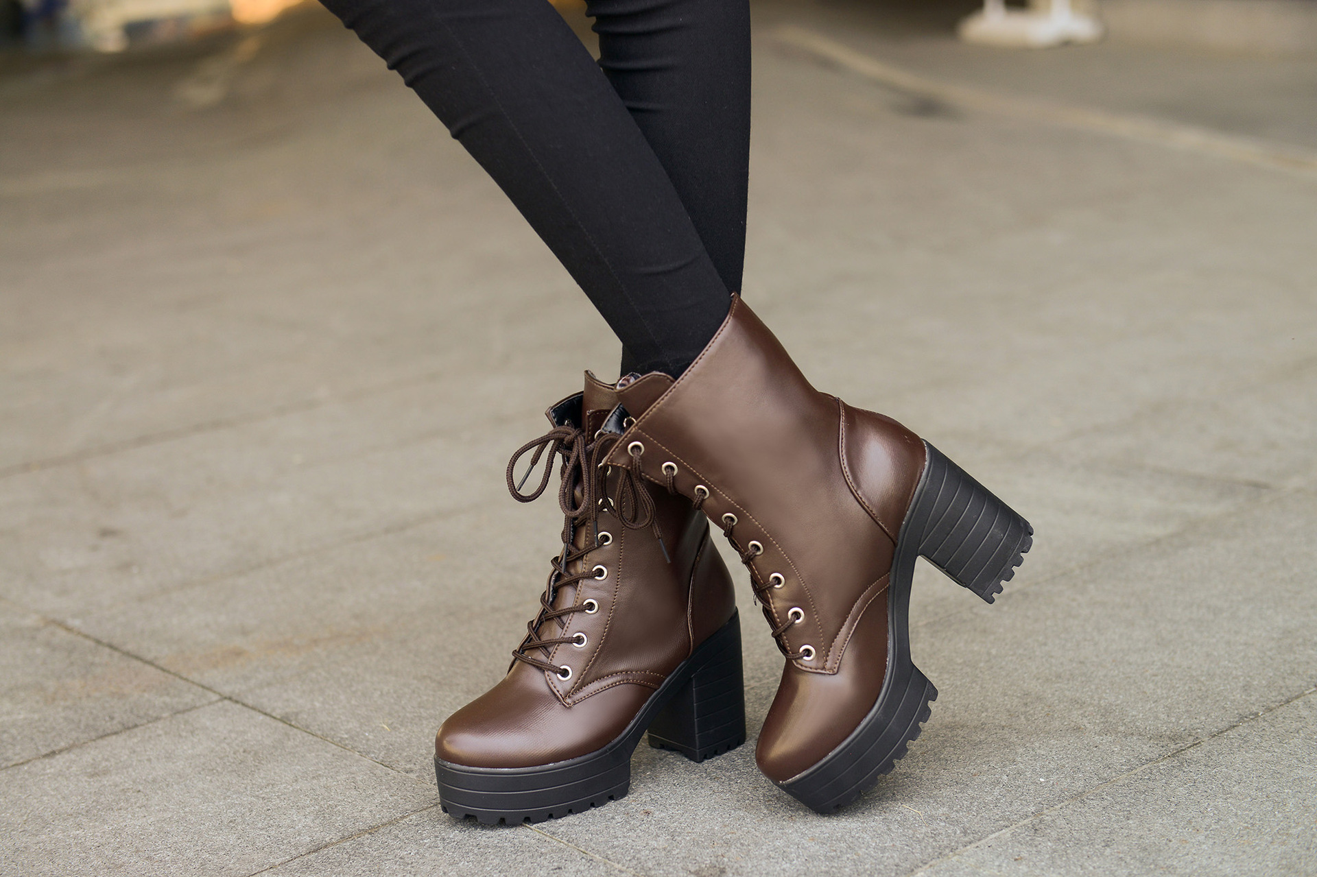 春秋单靴系带短靴粗跟学生马丁靴高跟韩版女