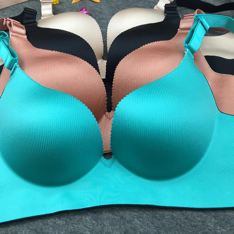 可拆卸双肩带四排扣内衣 女式一片式美人条无钢圈文胸批发代理