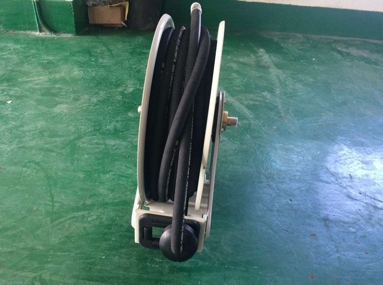 厂家定制空气水自动回收卷管器绕管器盘管器收管盘自动伸缩功能