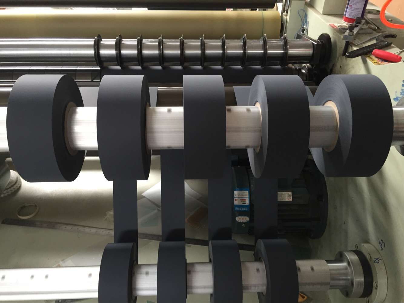 pc/pvc/pet/pp塑料塑胶薄膜1mm到100毫米分条分切分卷加工