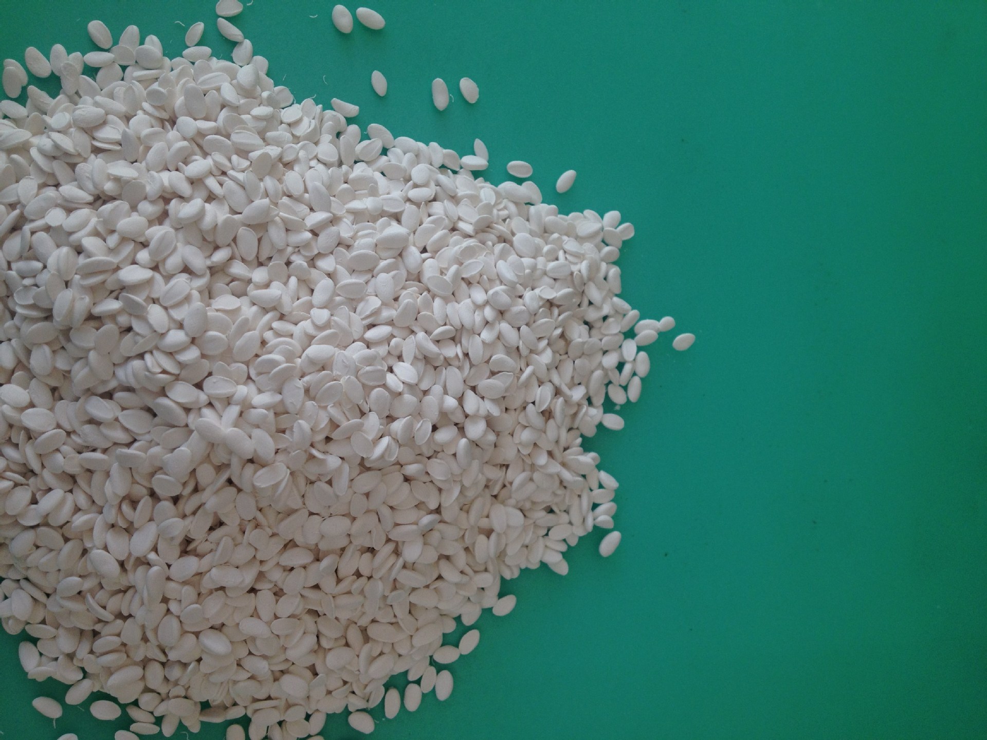 pe环保低烟无卤阻燃母粒 仿藤专用